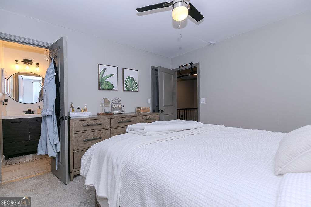 1067 Dover Way Property Photo 17