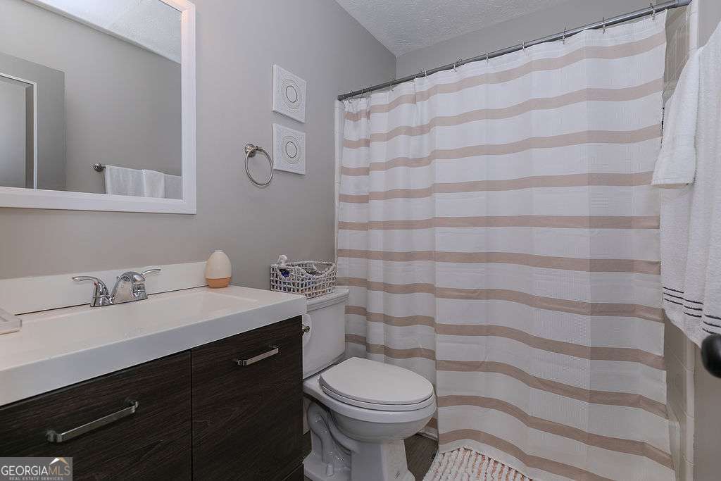 1067 Dover Way Property Photo 22