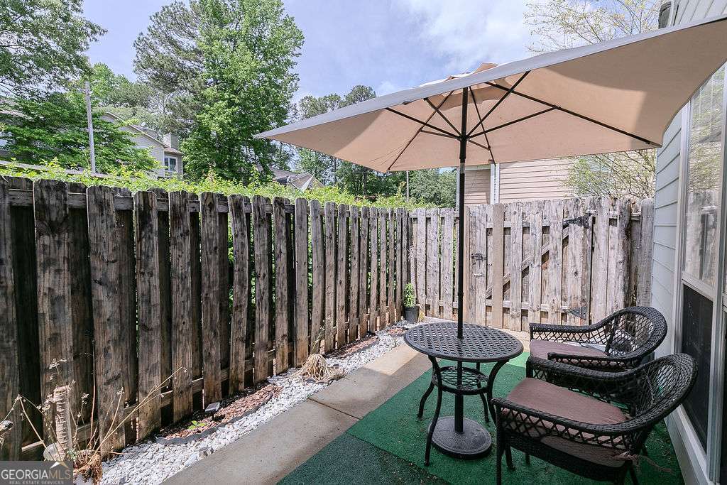 1067 Dover Way Property Photo 26