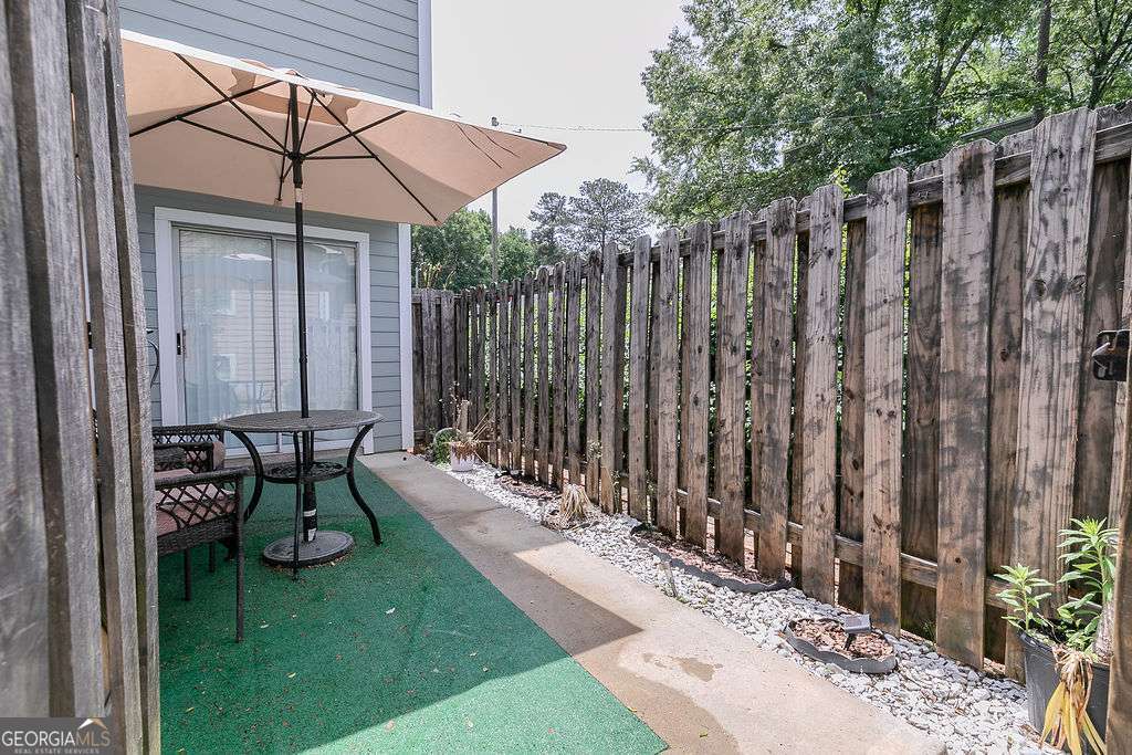 1067 Dover Way Property Photo 27