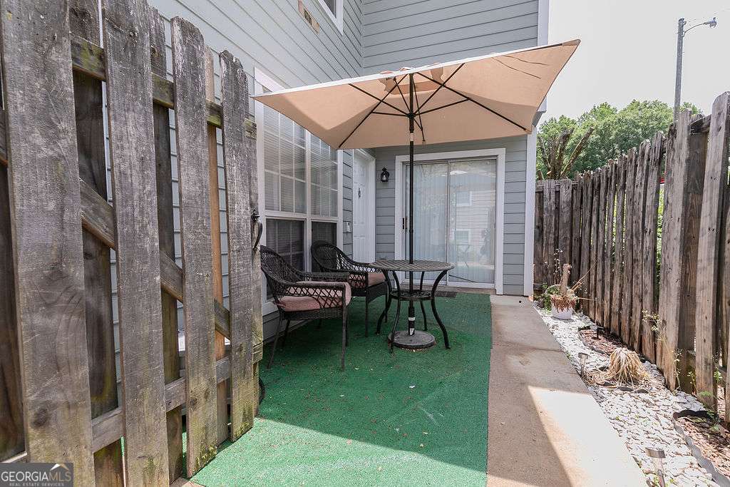 1067 Dover Way Property Photo 28
