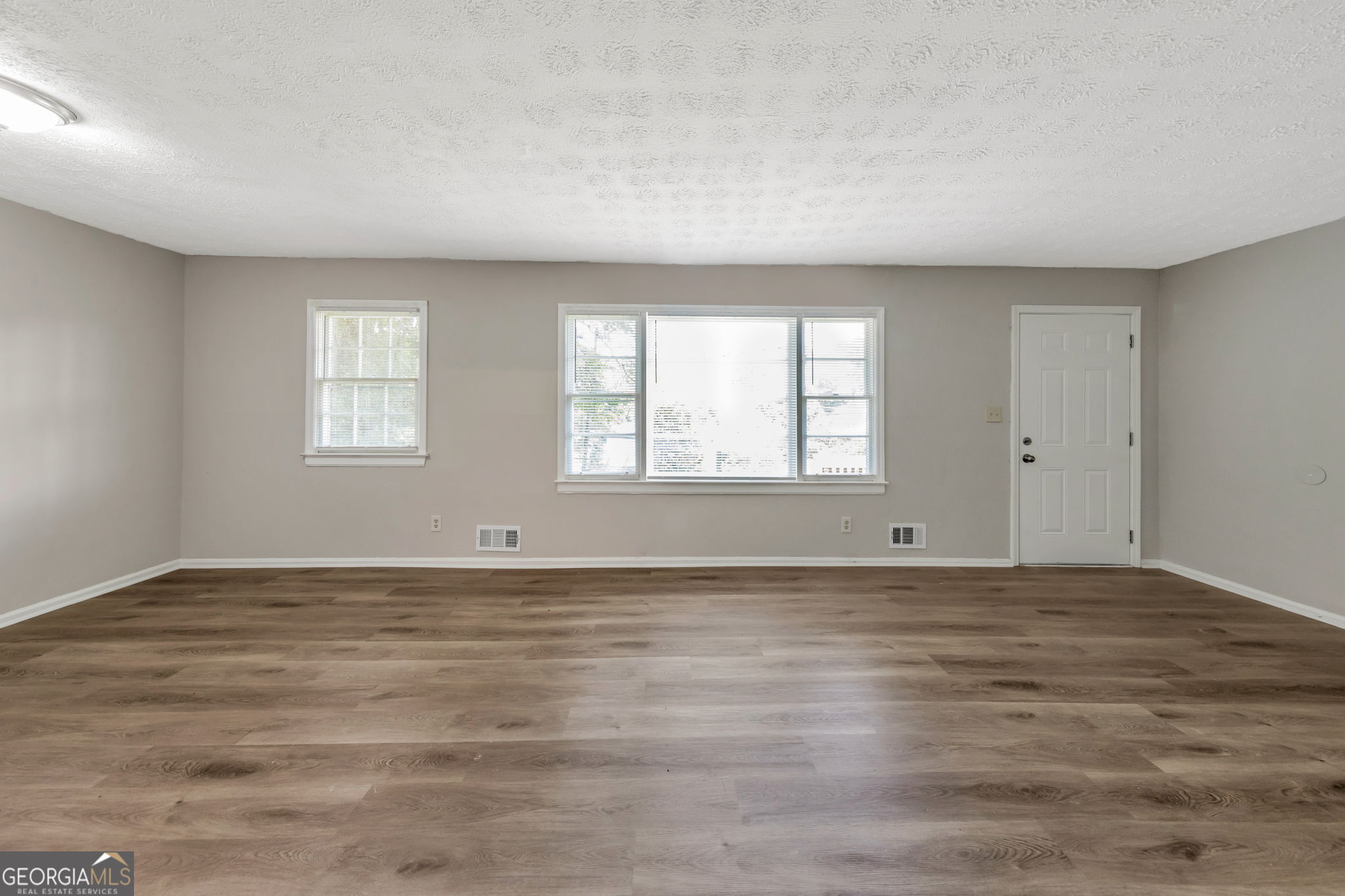 118 Victor Circle Nw Property Photo 2