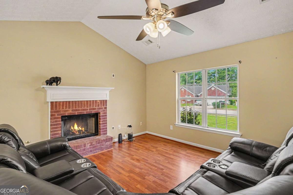 1712 Graystone Drive Property Photo 4