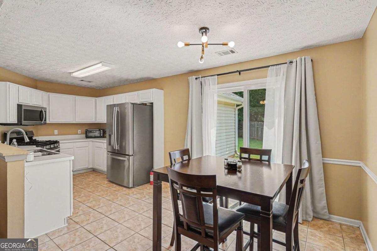 1712 Graystone Drive Property Photo 8