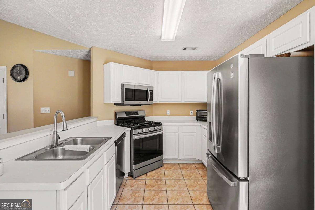 1712 Graystone Drive Property Photo 10