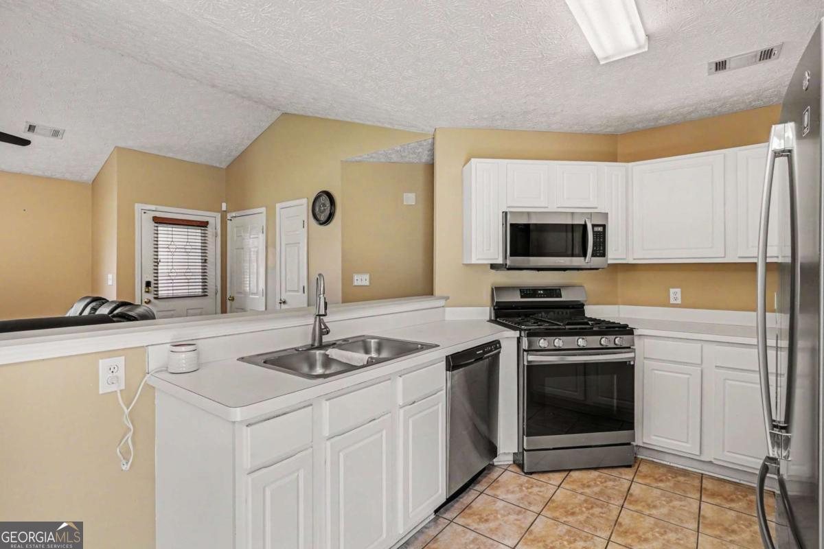 1712 Graystone Drive Property Photo 11