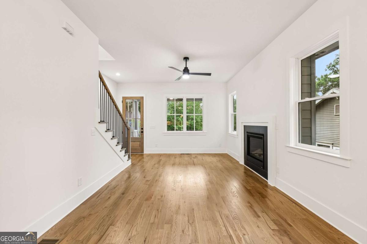 112 1st Avenue Property Photo 6