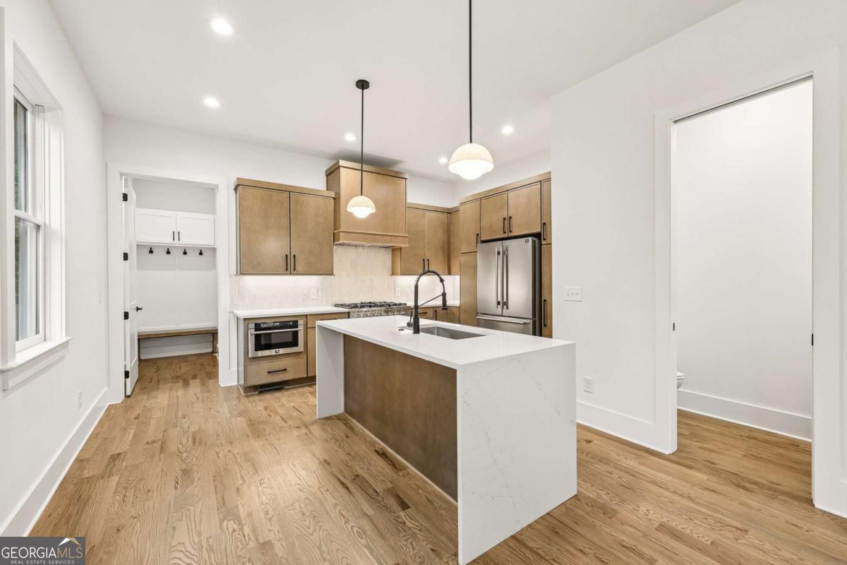 112 1st Avenue Property Photo 11