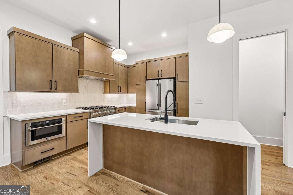 112 1st Avenue Property Photo 13