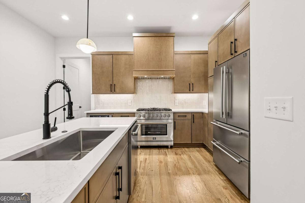 112 1st Avenue Property Photo 15