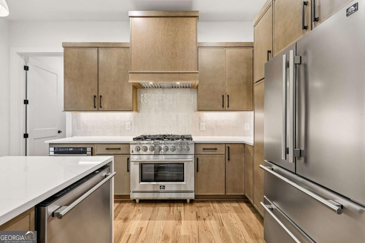 112 1st Avenue Property Photo 16