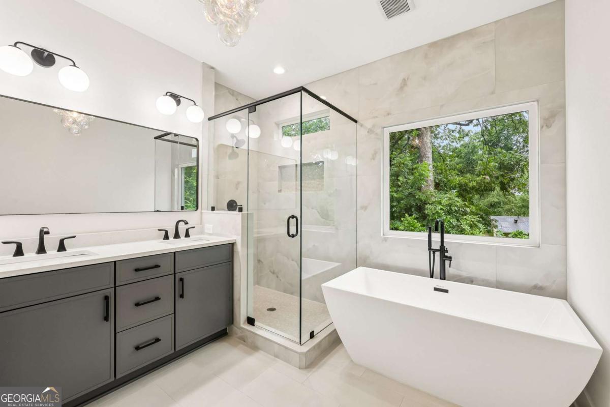 112 1st Avenue Property Photo 23