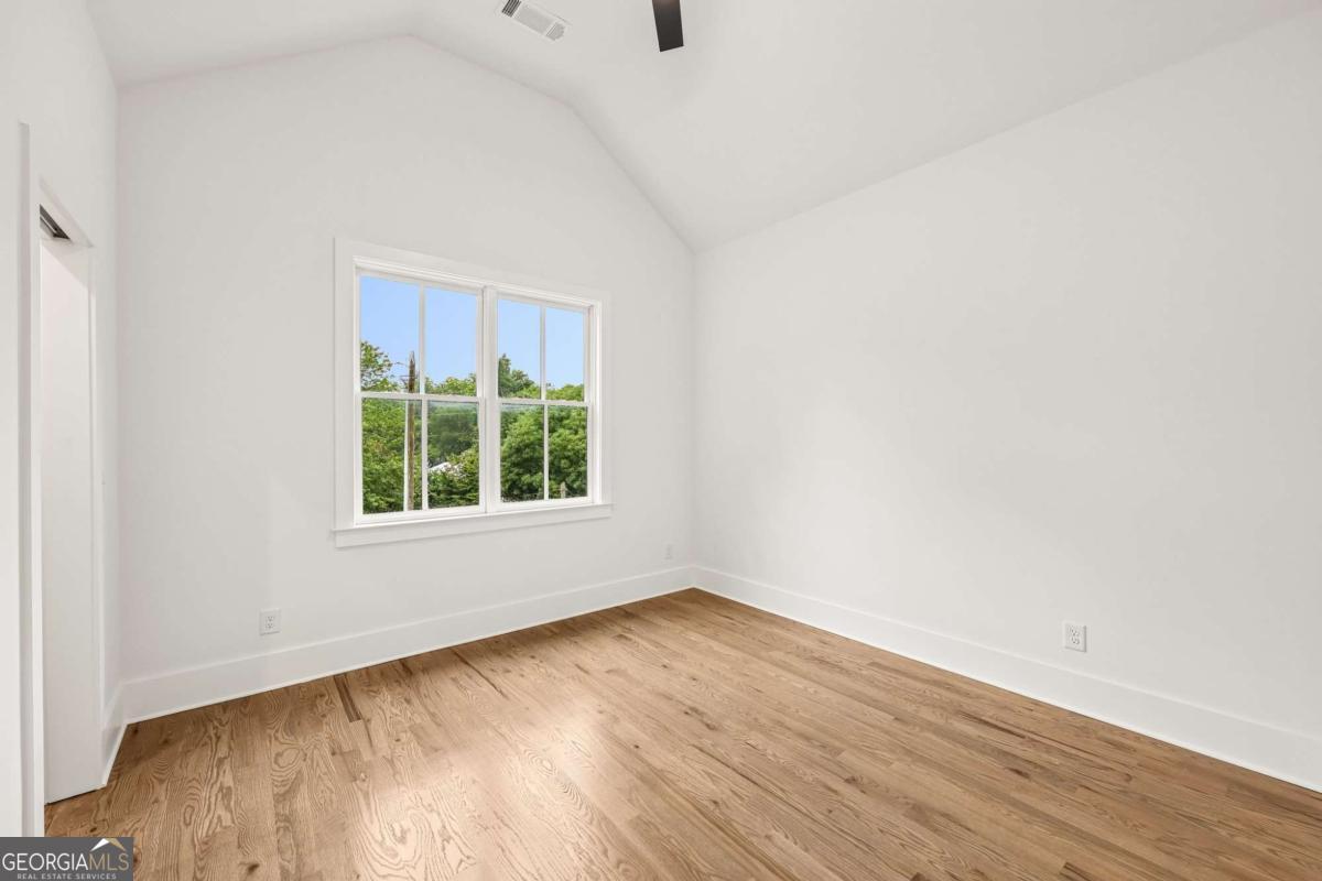 112 1st Avenue Property Photo 25