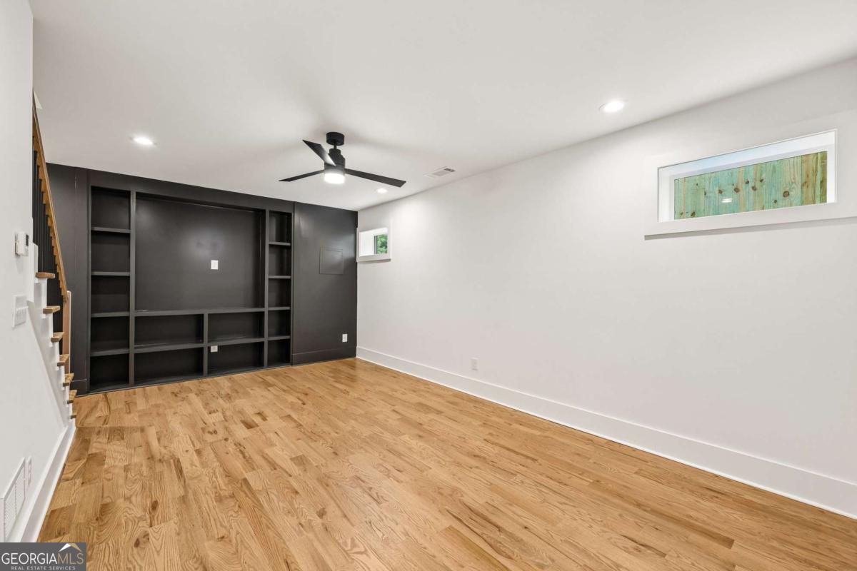 112 1st Avenue Property Photo 34