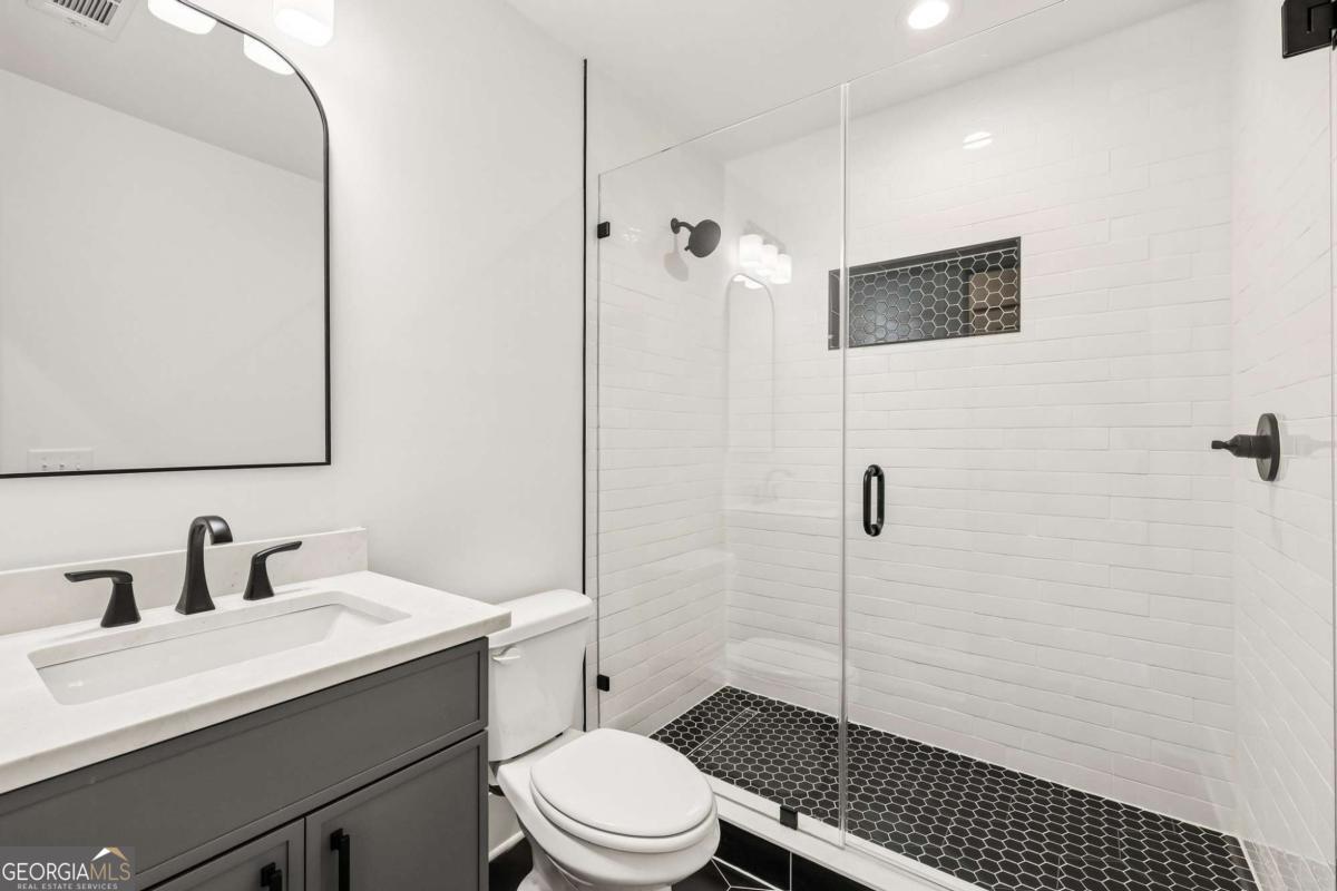 112 1st Avenue Property Photo 35