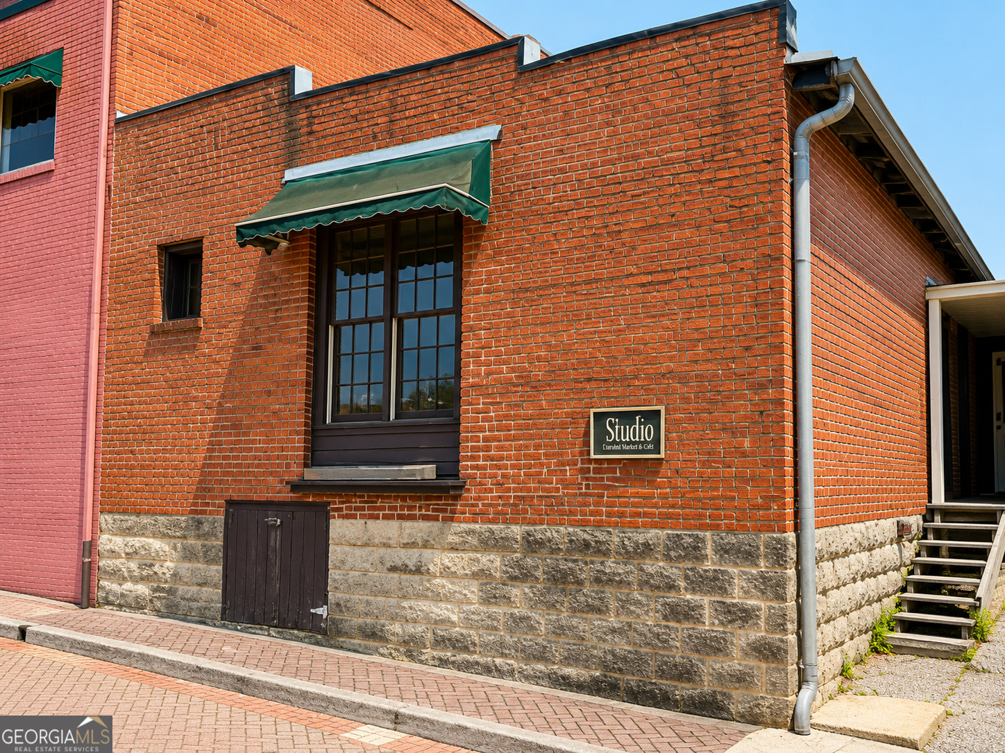61 Doyle Street Property Photo 4
