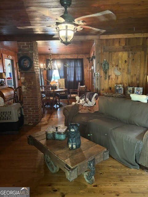 20 S Scruggs Street Property Photo 9