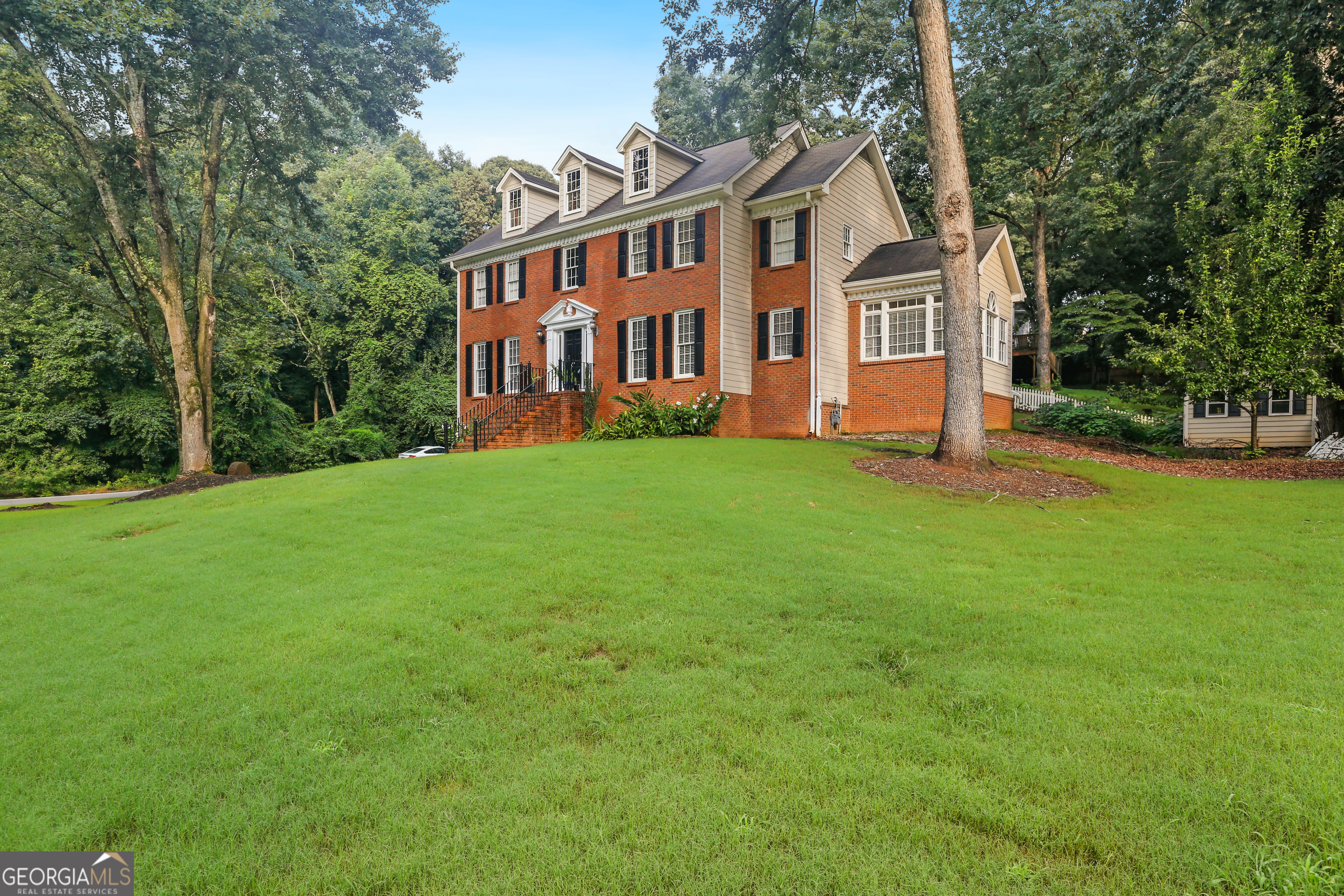 1575 Thoreau Drive Property Photo 1