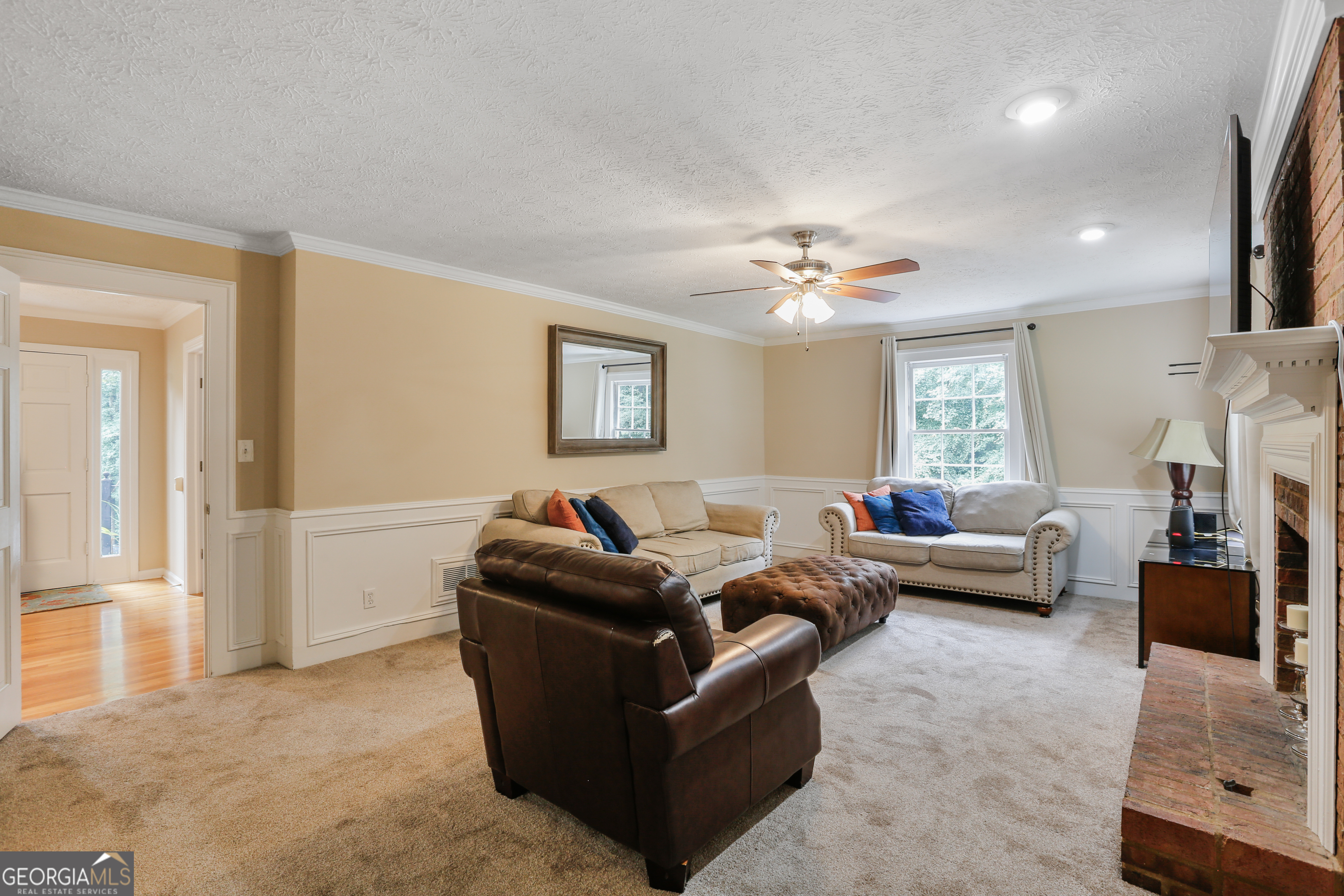 1575 Thoreau Drive Property Photo 6