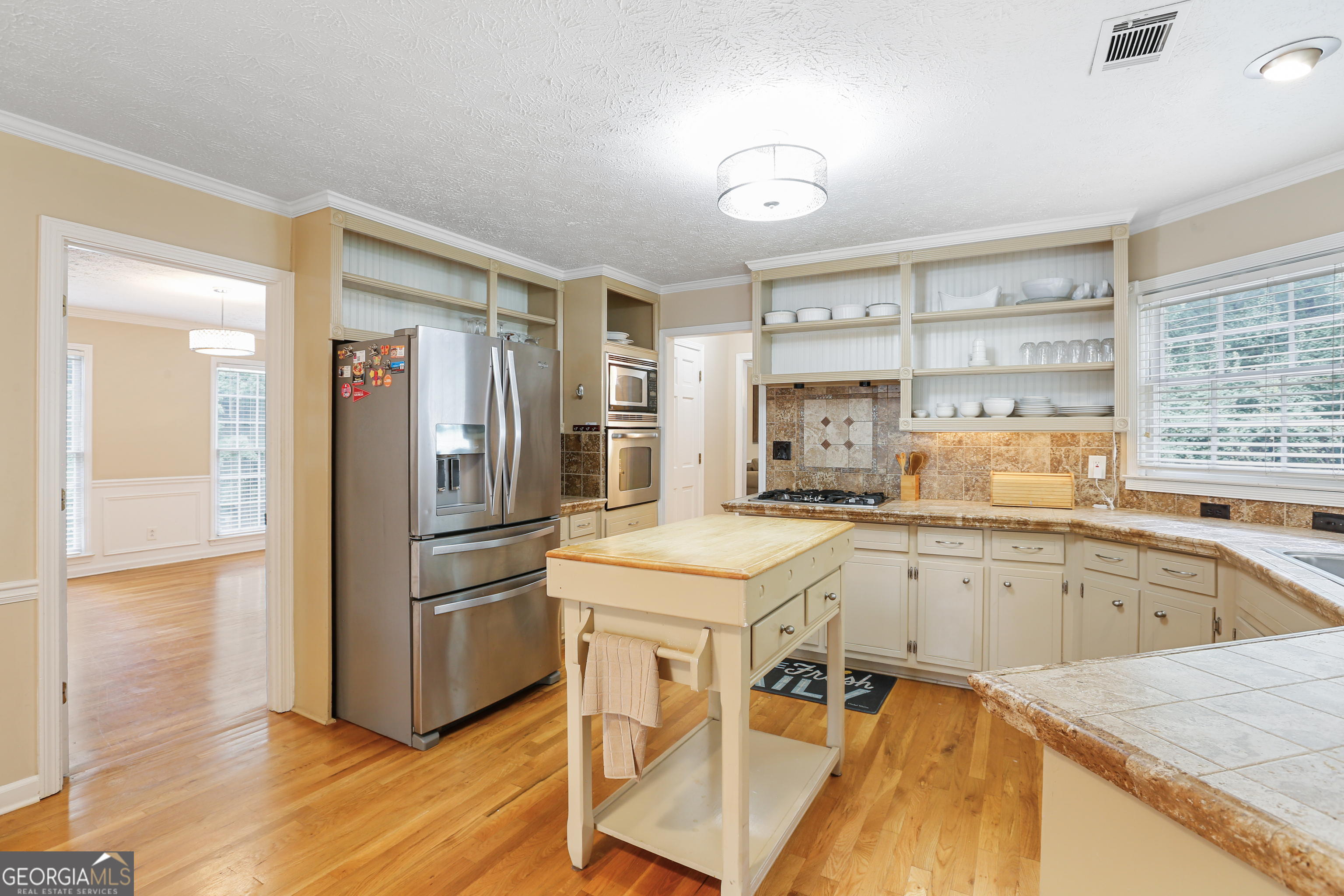 1575 Thoreau Drive Property Photo 11