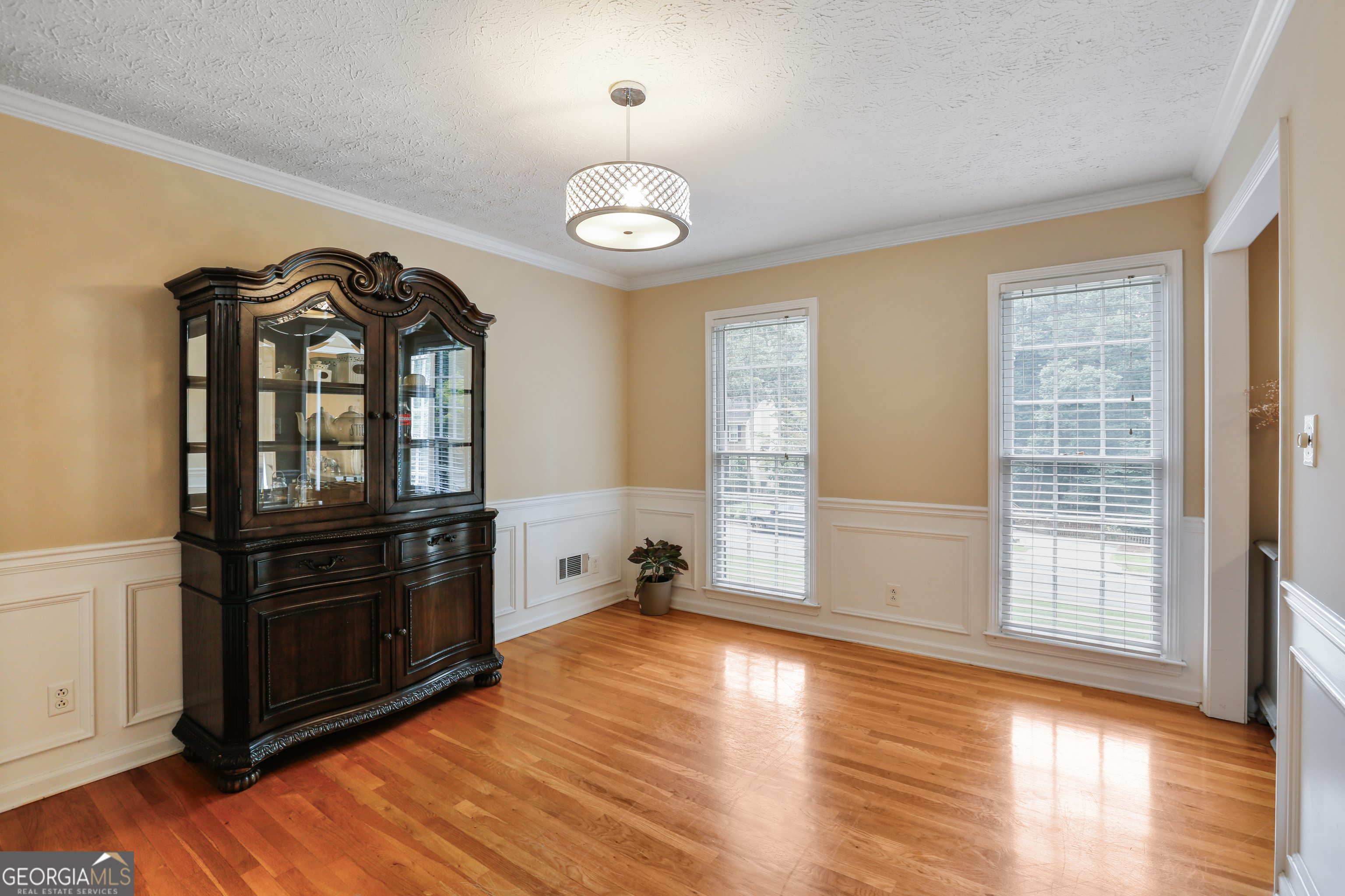 1575 Thoreau Drive Property Photo 22