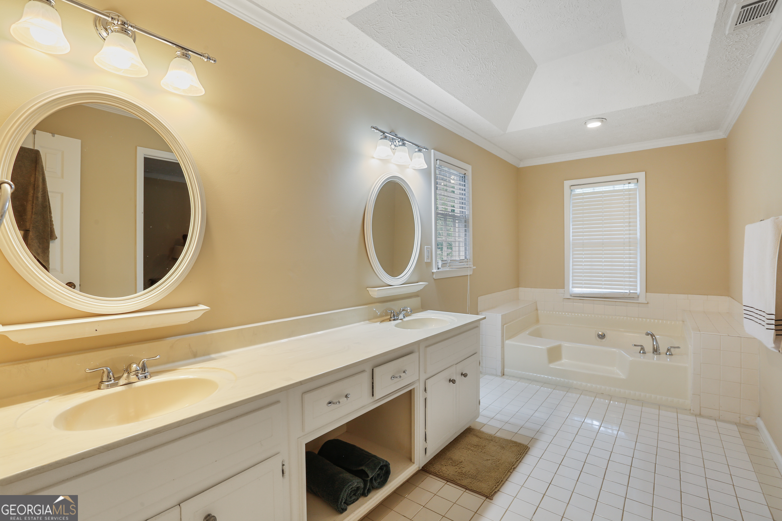 1575 Thoreau Drive Property Photo 27