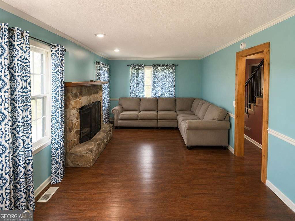 31 Dodson Property Photo 6