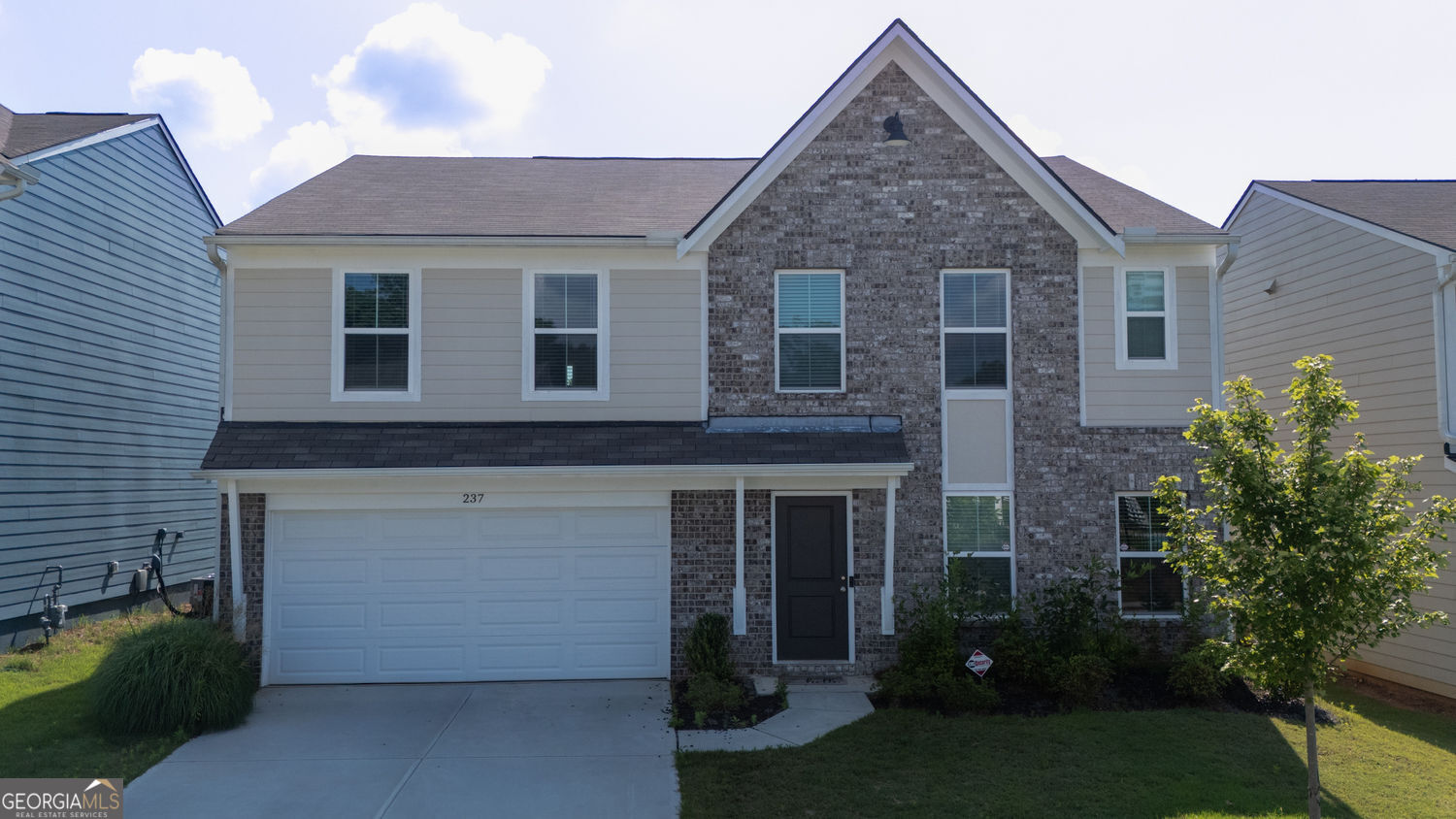 237 Traminer Way Property Photo 1