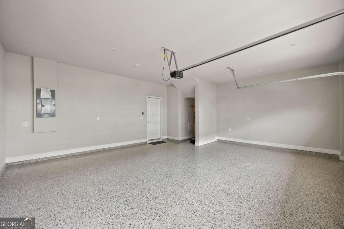 504 Hampton Crossing Property Photo 29
