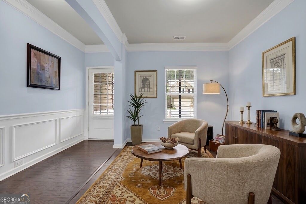 905 Habersham Court Property Photo 3