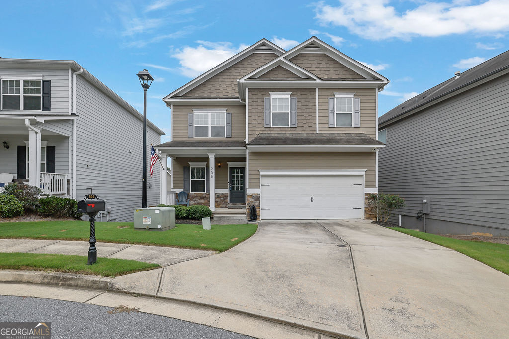 905 Habersham Court Property Photo 7