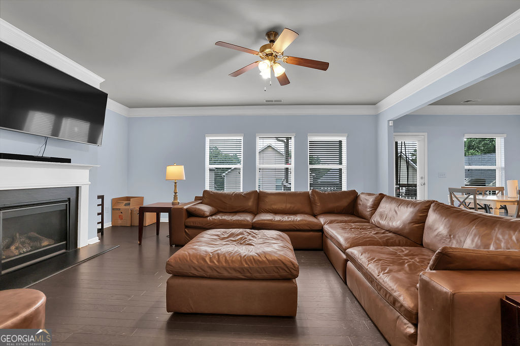 905 Habersham Court Property Photo 12