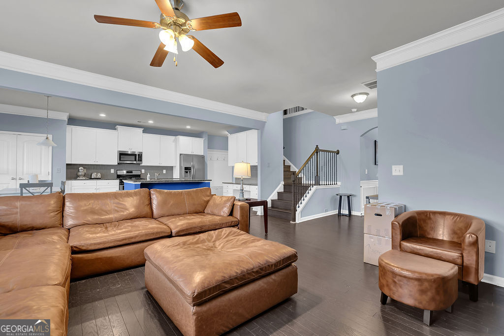 905 Habersham Court Property Photo 15