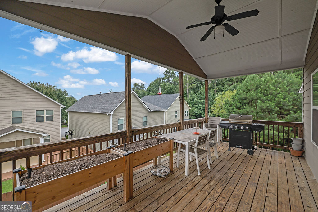 905 Habersham Court Property Photo 34