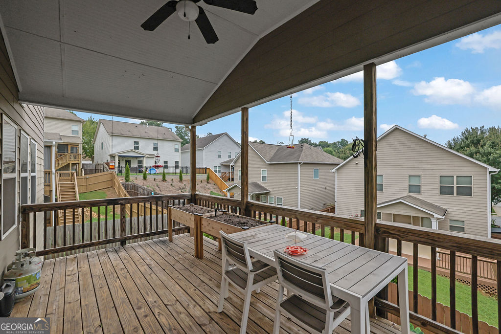 905 Habersham Court Property Photo 35