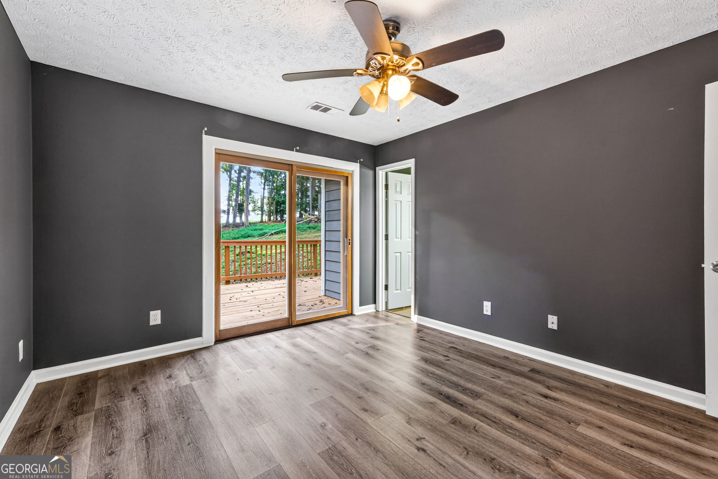 207 Saddle Trail Property Photo 9