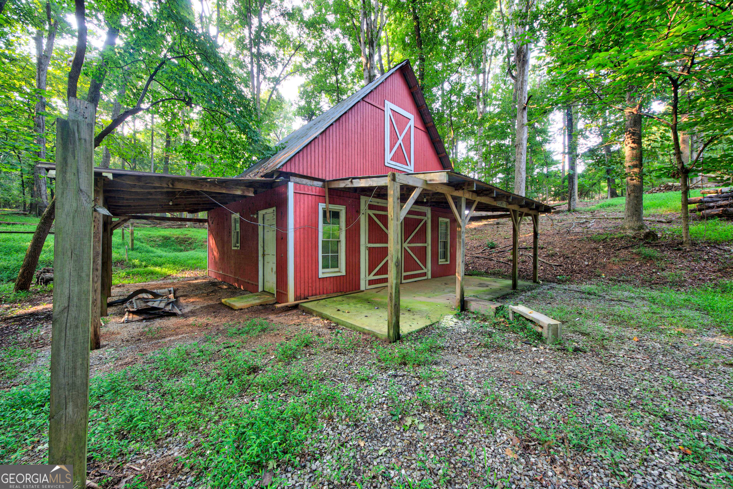 207 Saddle Trail Property Photo 36