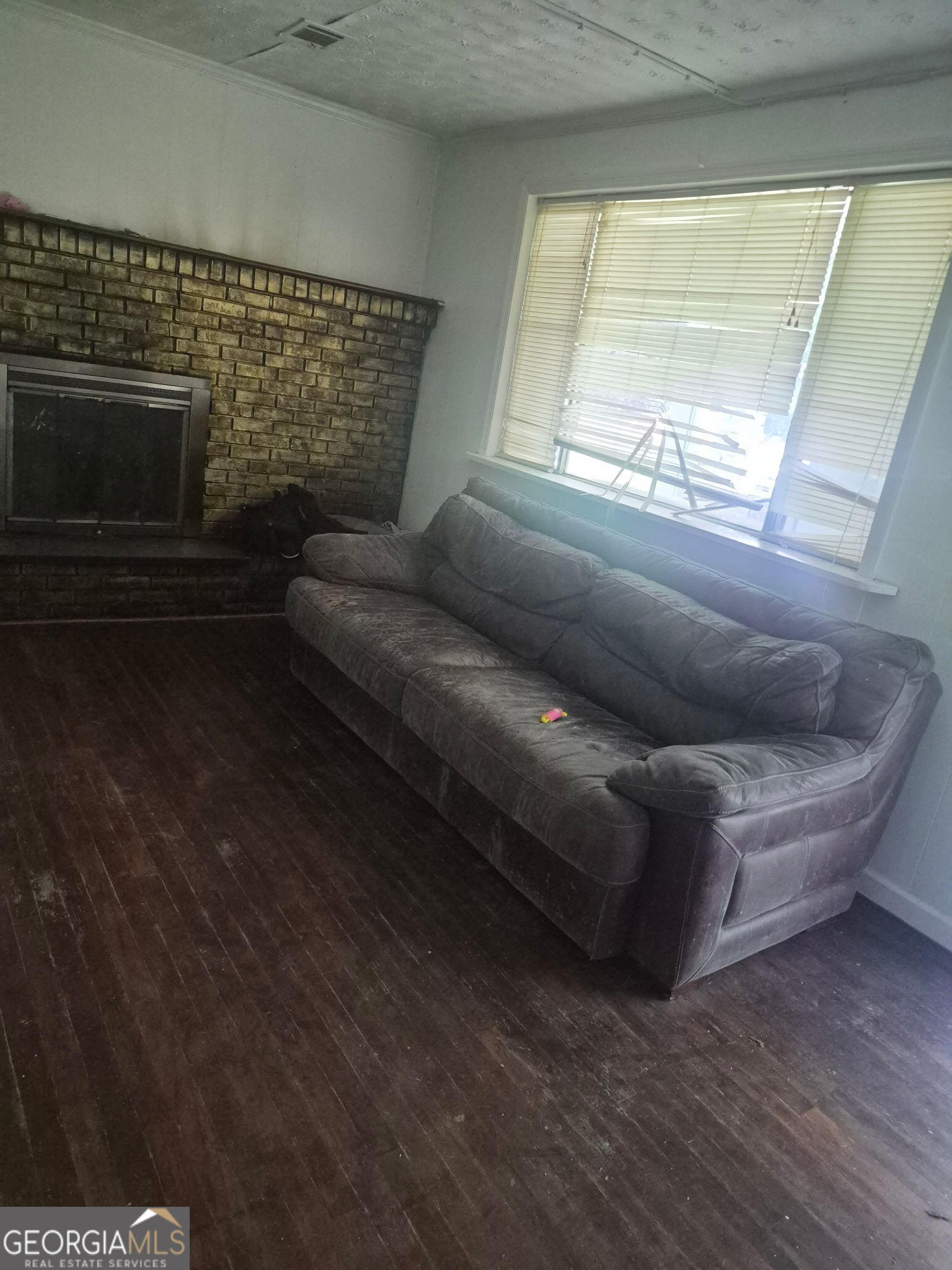 5437 Mccurdy Avenue Property Photo 3