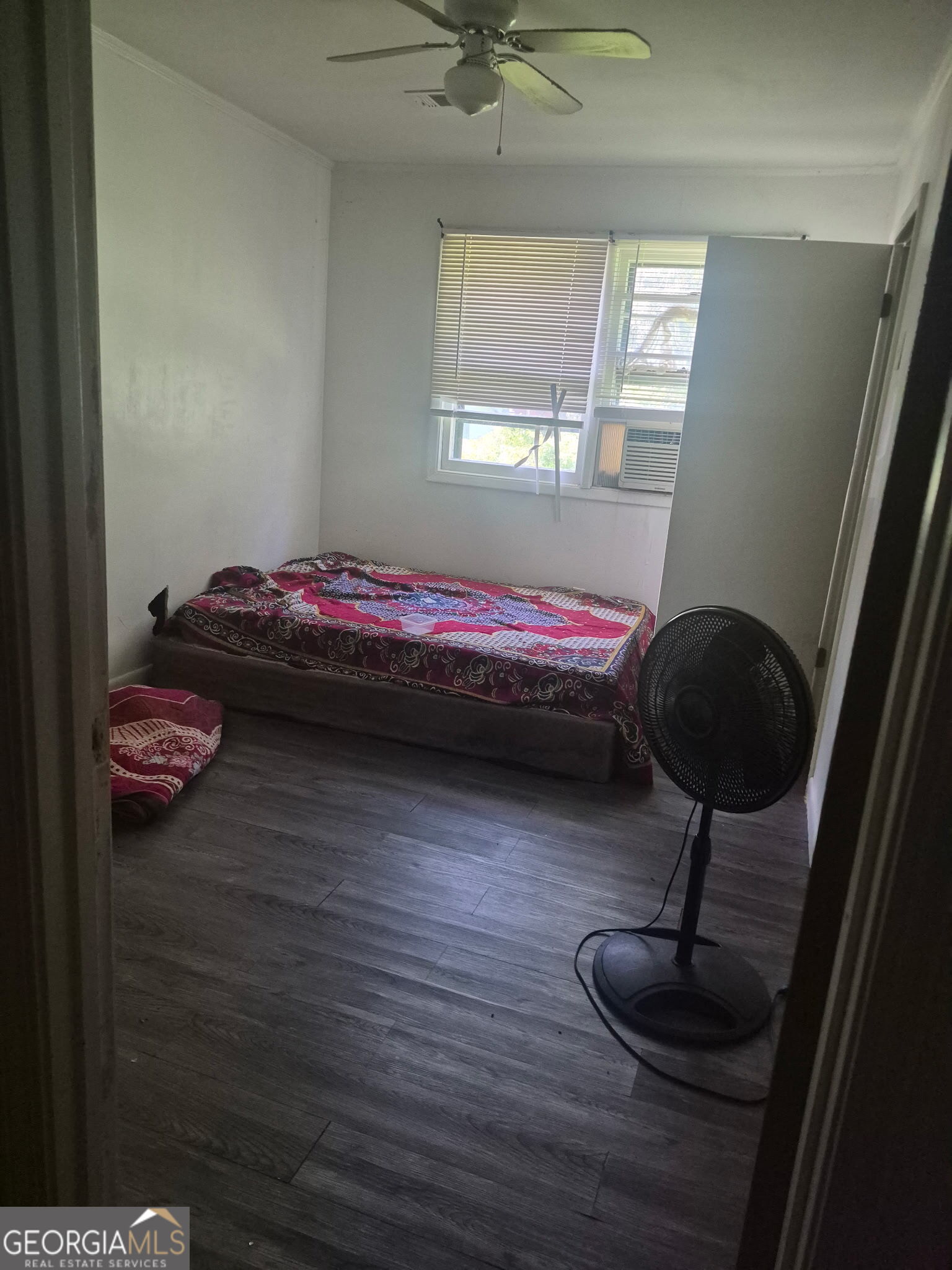 5437 Mccurdy Avenue Property Photo 4