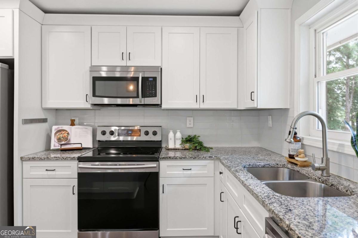 2182 Galway Lane Property Photo 8