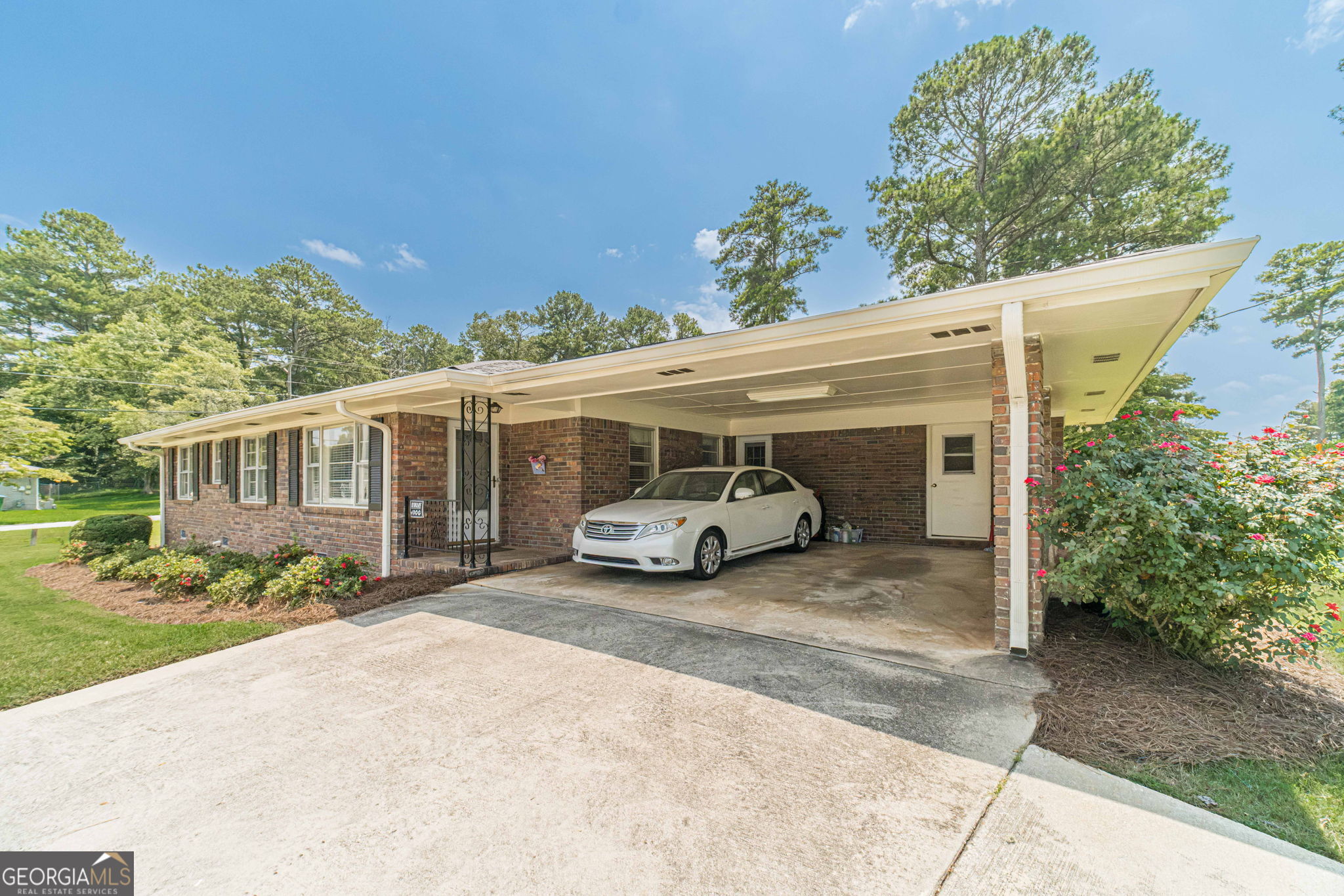 2303 Rockbridge Road Property Photo 3