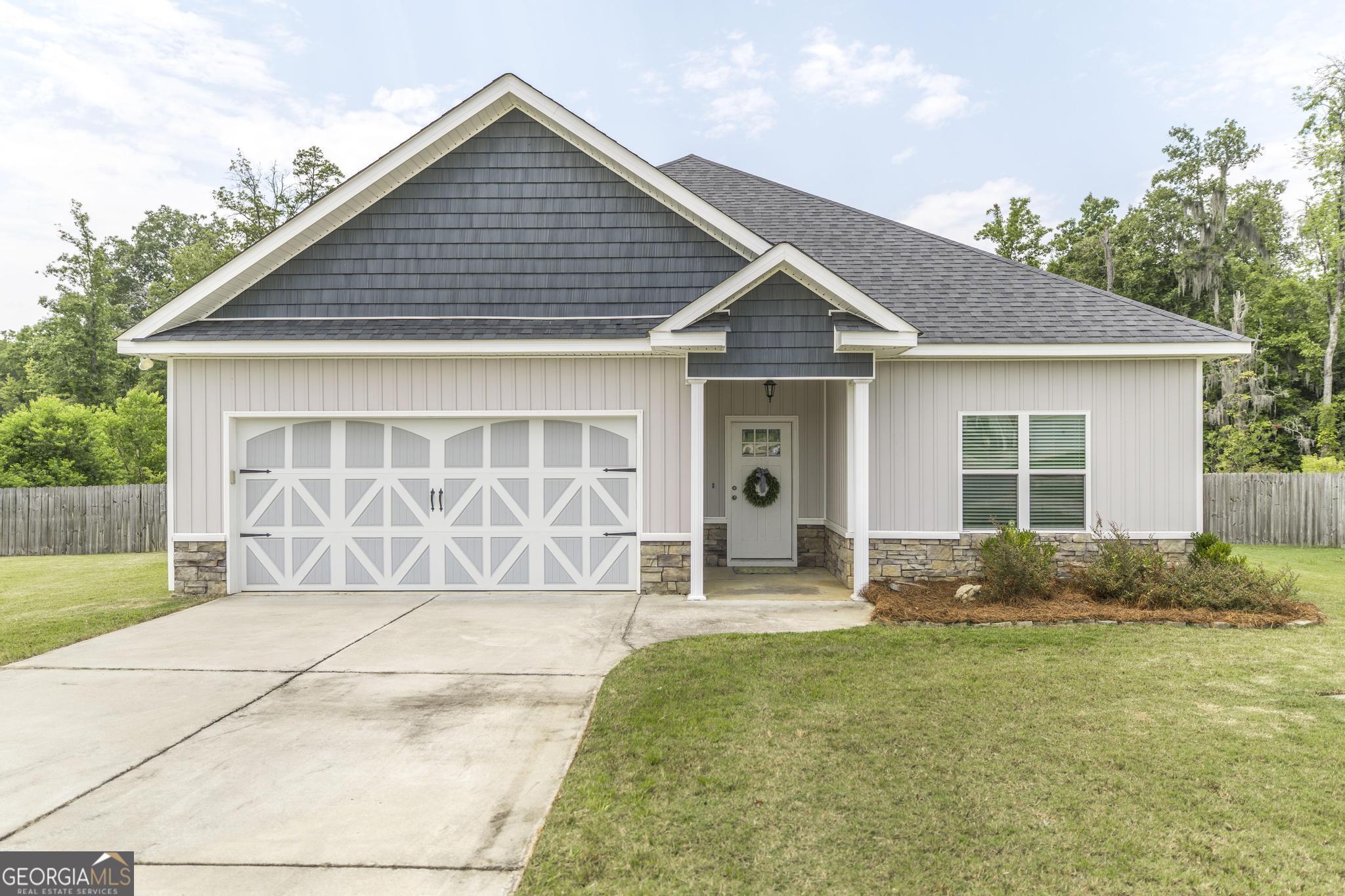 112 Kettle River Lane Property Photo 1