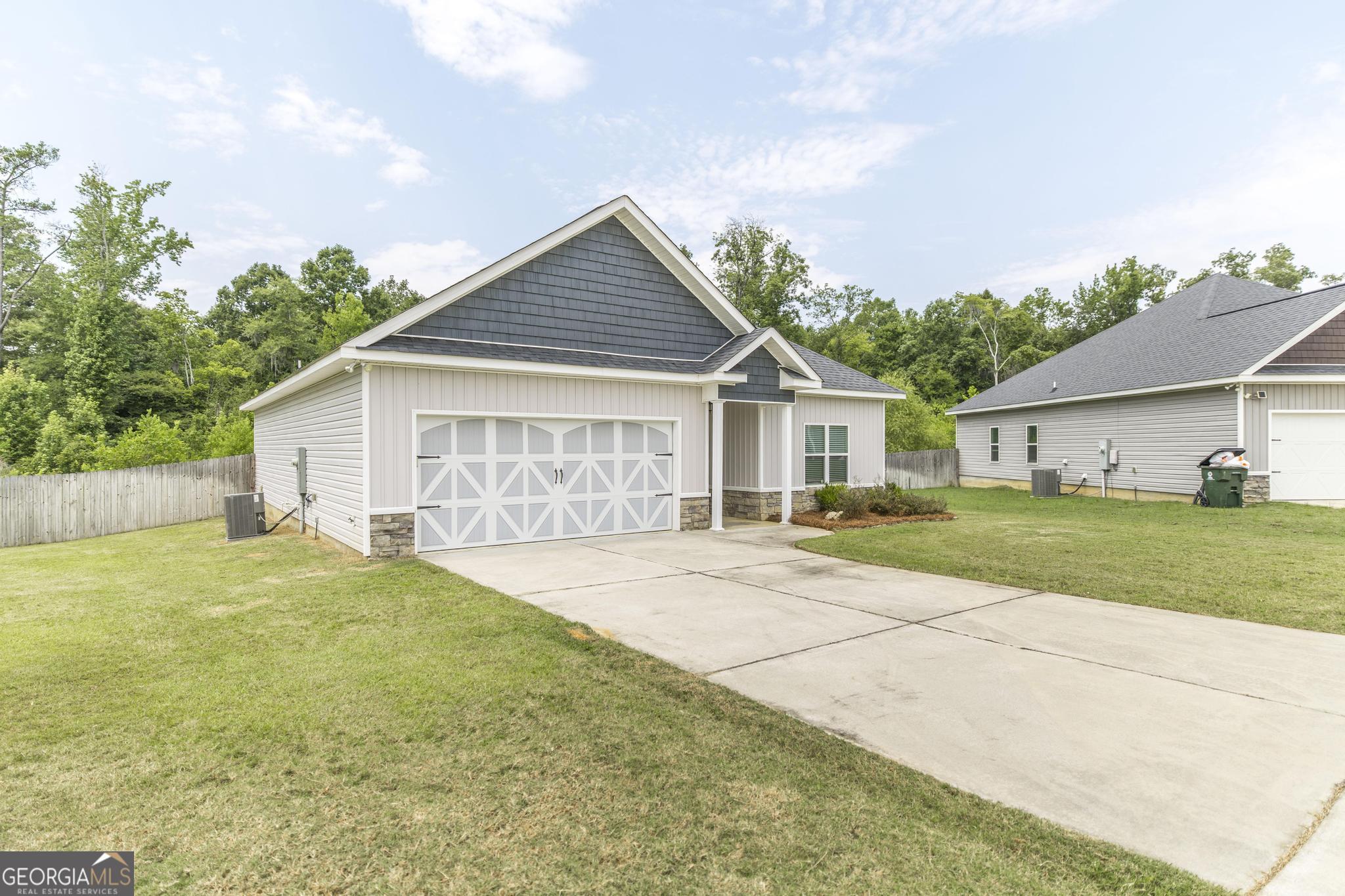 112 Kettle River Lane Property Photo 3