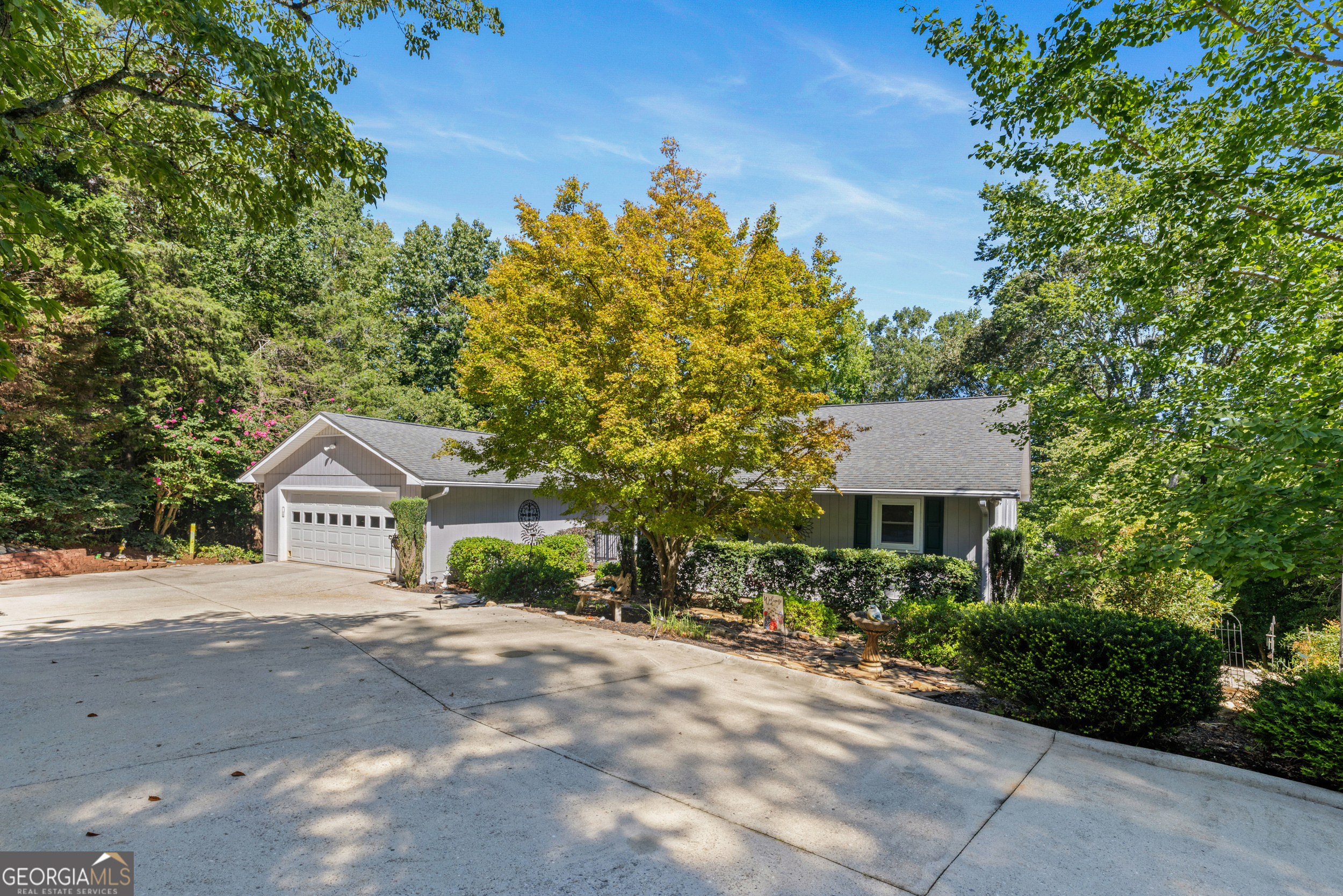 126 Indian Hills Property Photo 4