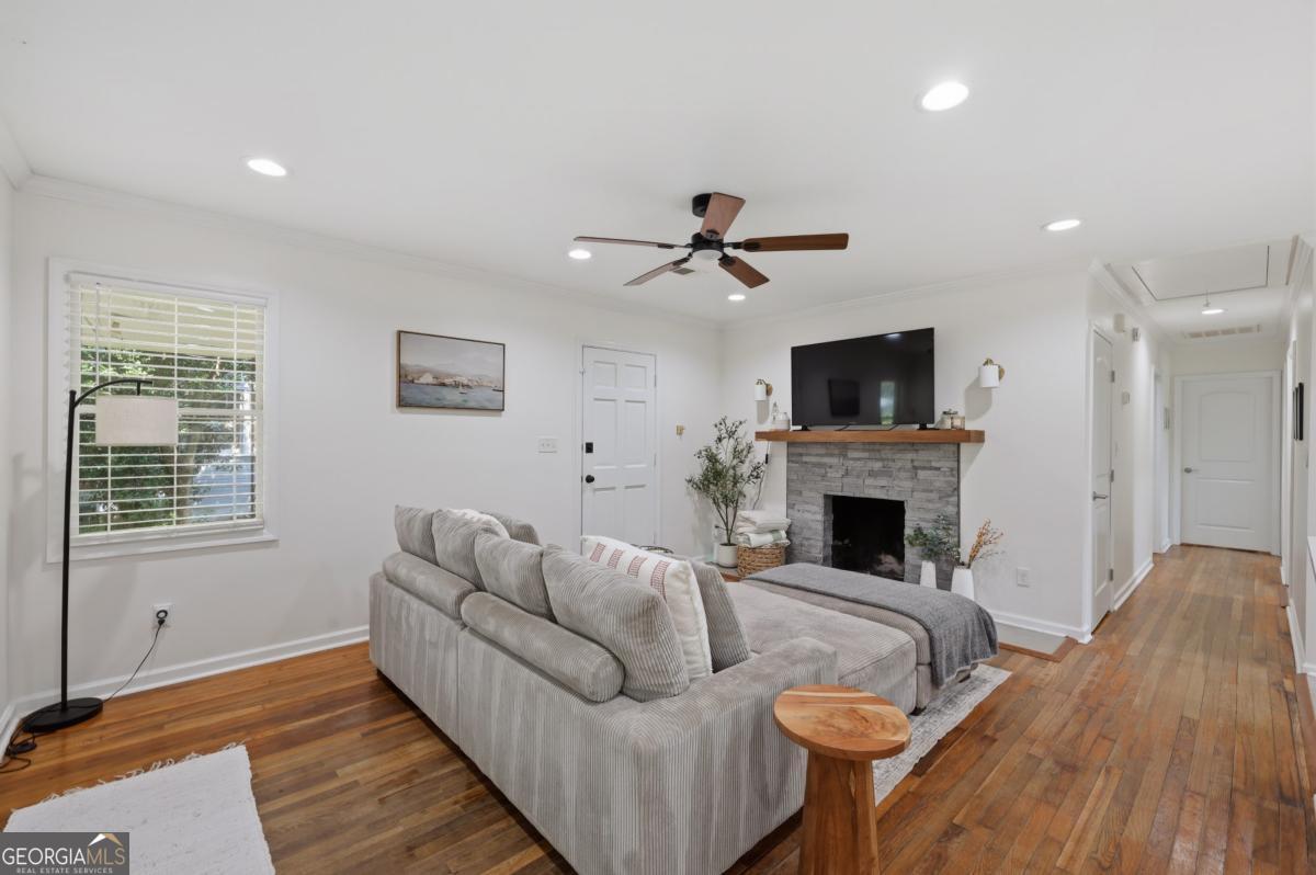 209 E 65th Street Property Photo 5