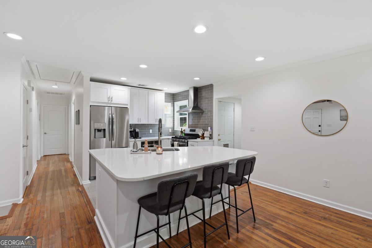 209 E 65th Street Property Photo 10