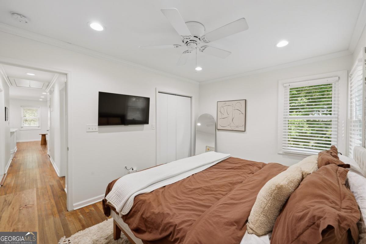 209 E 65th Street Property Photo 22