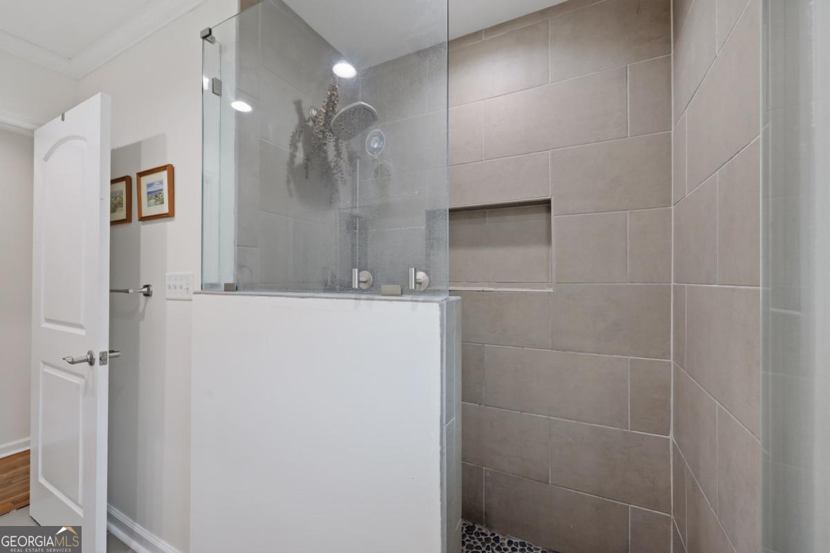 209 E 65th Street Property Photo 25