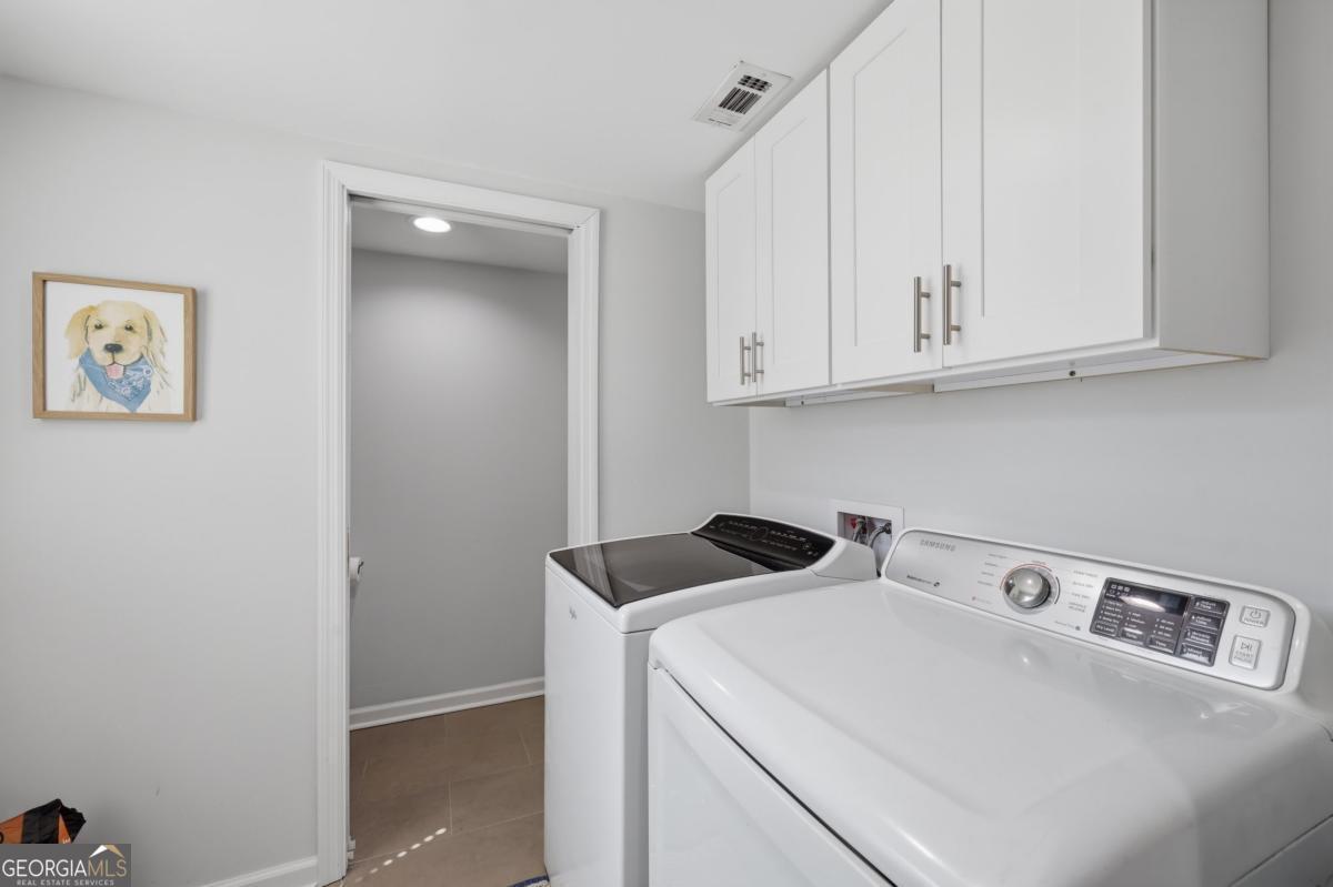 209 E 65th Street Property Photo 32