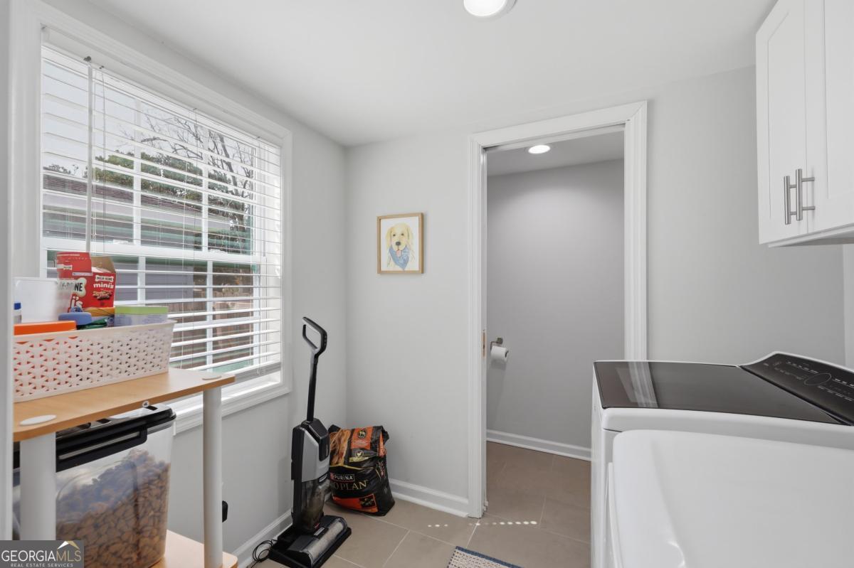 209 E 65th Street Property Photo 33
